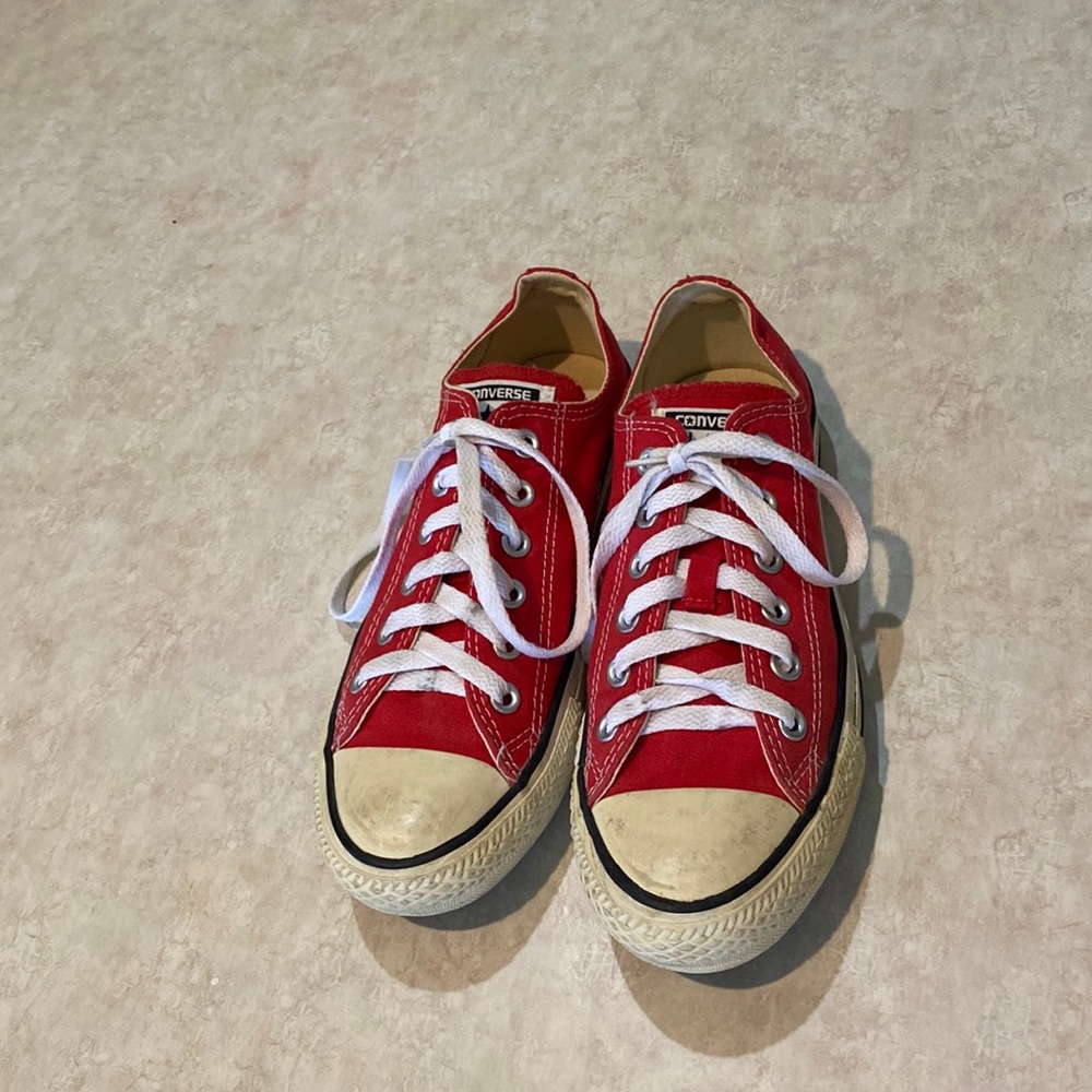 Red Converse Women’s 8